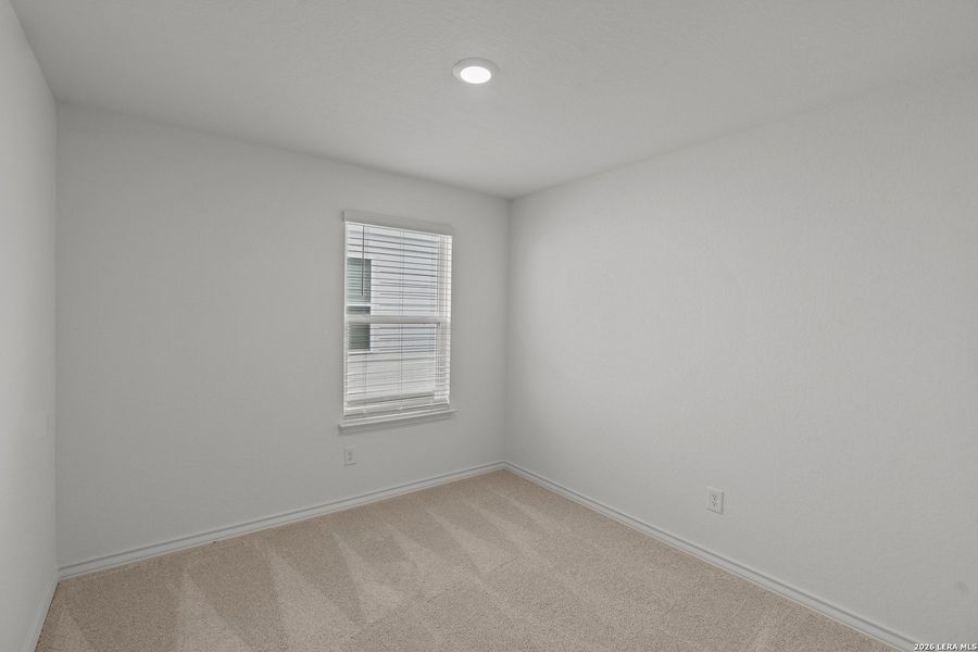 Spacious, unfurnished interior of a new home in Cinco Lakes, San Antonio (Image 19).
