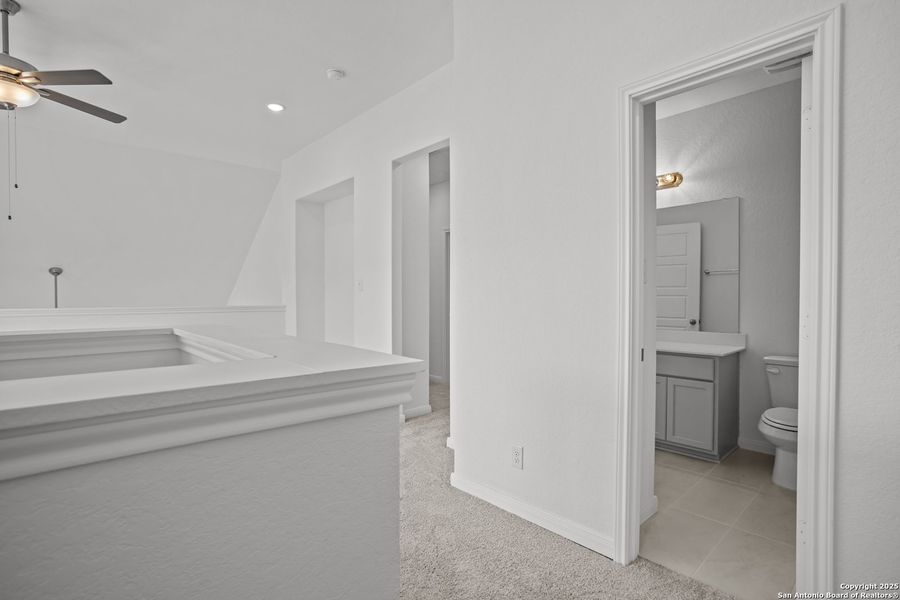Spacious, unfurnished interior of a new home in Davis Ranch, San Antonio (Image 16). Spacious, unfurnished interior of a new home in Davis Ranch, San Antonio (Image 16).