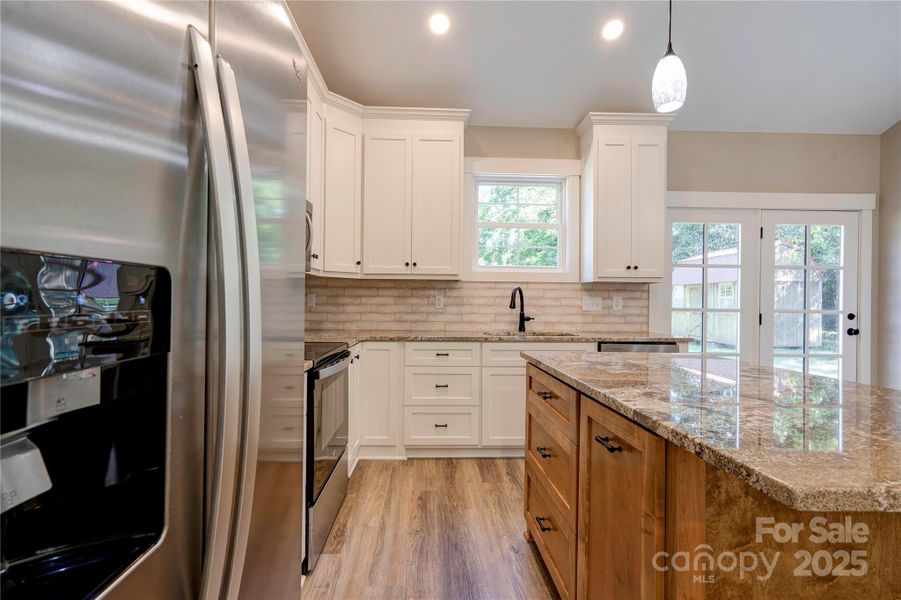 Furnished interior view inside a new home in , Kings Mountain (Image 12).