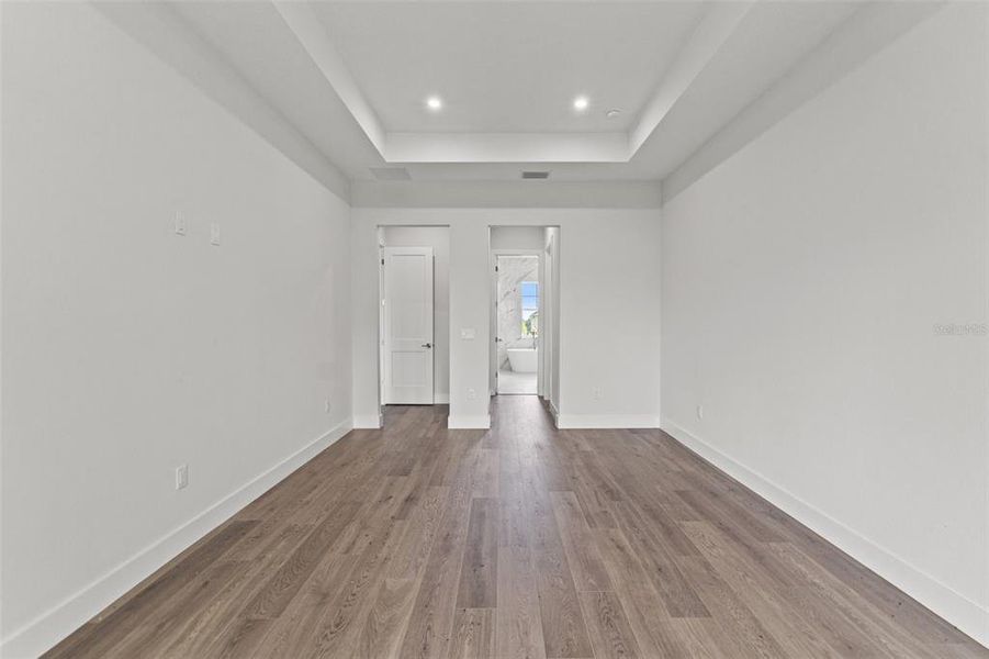 Spacious, unfurnished interior of a new home in Southern Hills Plantation, Brooksville (Image 31).