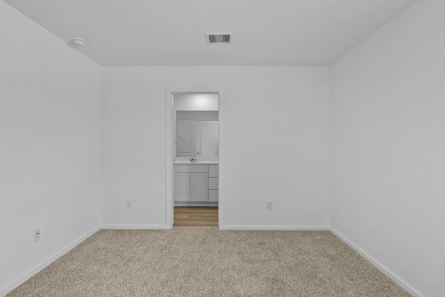 Spacious, unfurnished interior of a new home in Legacy Park, Houston (Image 17).