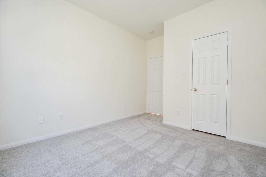 Spacious, unfurnished interior of a new home in , Houston (Image 16).