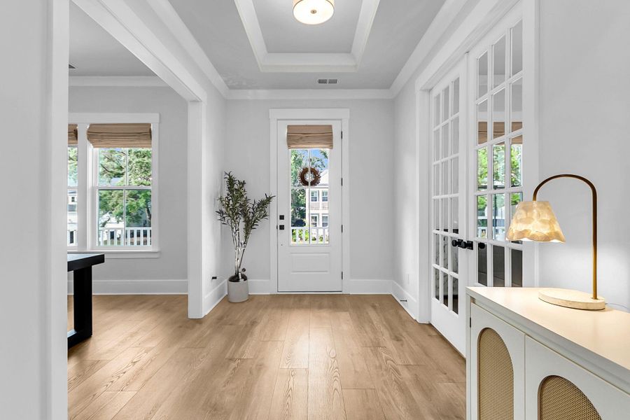 Spacious, unfurnished interior of a new home in Fiddler Cove, Mount Pleasant (Image 21).