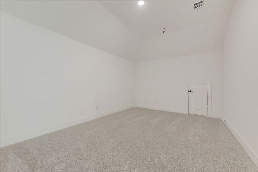 Spacious, unfurnished interior of a new home in Tavolo Park, Fort Worth (Image 38). Spacious, unfurnished interior of a new home in Tavolo Park, Fort Worth (Image 38).