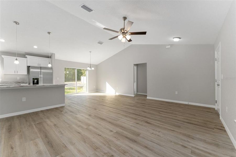 Spacious, unfurnished interior of a new home in , Ocala (Image 25).