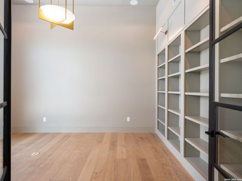 Spacious, unfurnished interior of a new home in , San Antonio (Image 28).