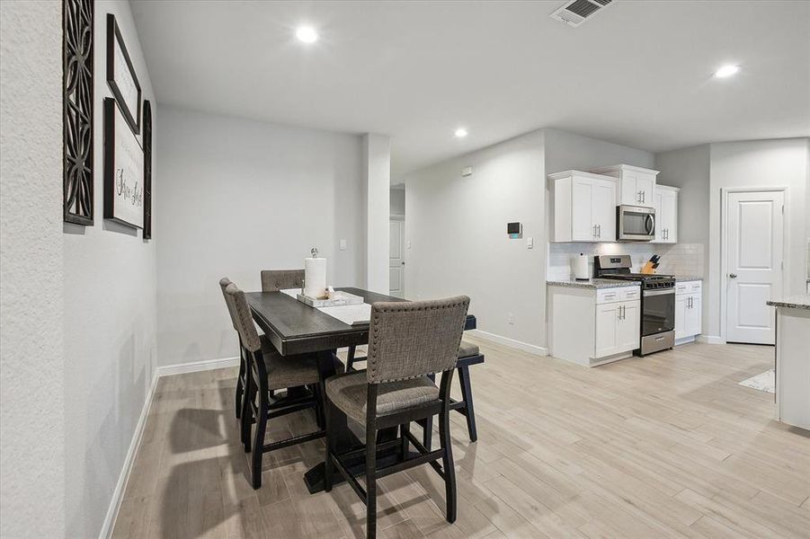 Furnished interior view inside a new home in , Fort Worth (Image 4). Furnished interior view inside a new home in , Fort Worth (Image 4).