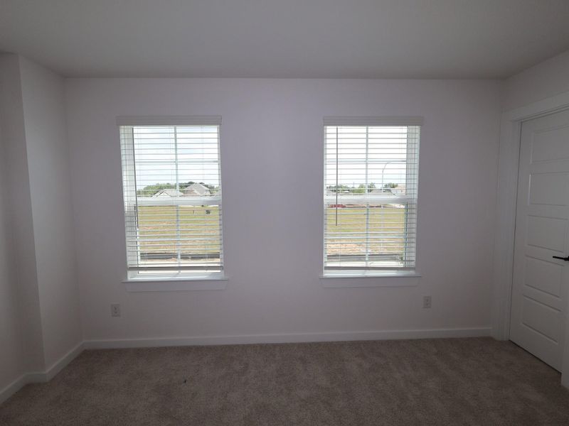Spacious, unfurnished interior of a new home in Summerview, Fulshear (Image 16).