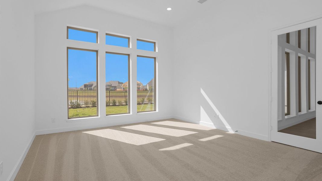 Spacious, unfurnished interior of a new home in Fulshear Lakes 80', Fulshear (Image 9).