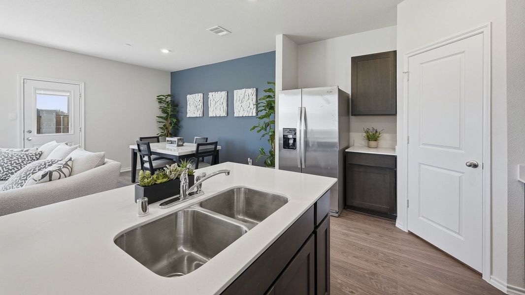 Representative furnished interior of a home built from the Benson-Lot Fit by D.R. Horton in Hanolley Hills, Sherman (Image 5).