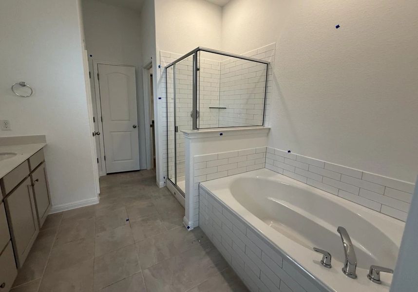 Furnished interior view inside a new home in La Cima, San Marcos (Image 8).