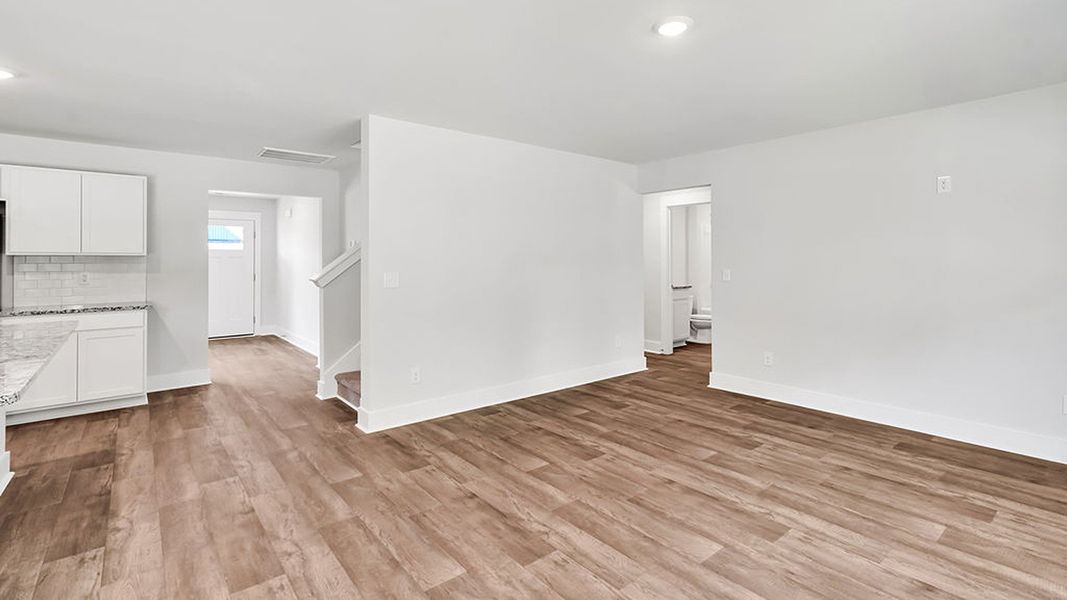 Spacious, unfurnished interior of a new home in Merchant Point, Jacksonville (Image 16).