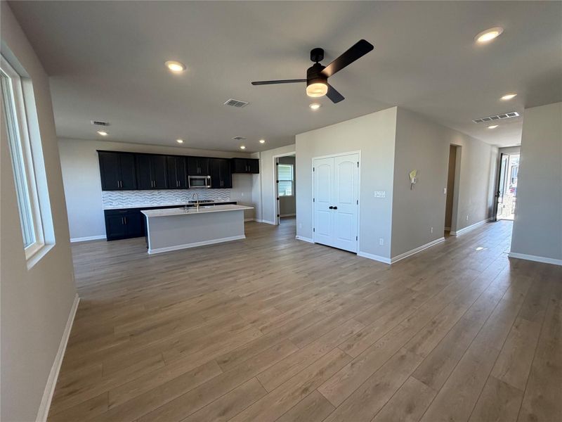 Spacious, unfurnished interior of a new home in Cannon Ranch 40s, Dripping Springs (Image 22).