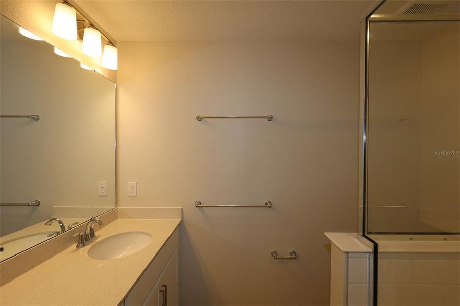 Close-up of interior finishes inside a home in Reeves Place, Orlando (Image 9).