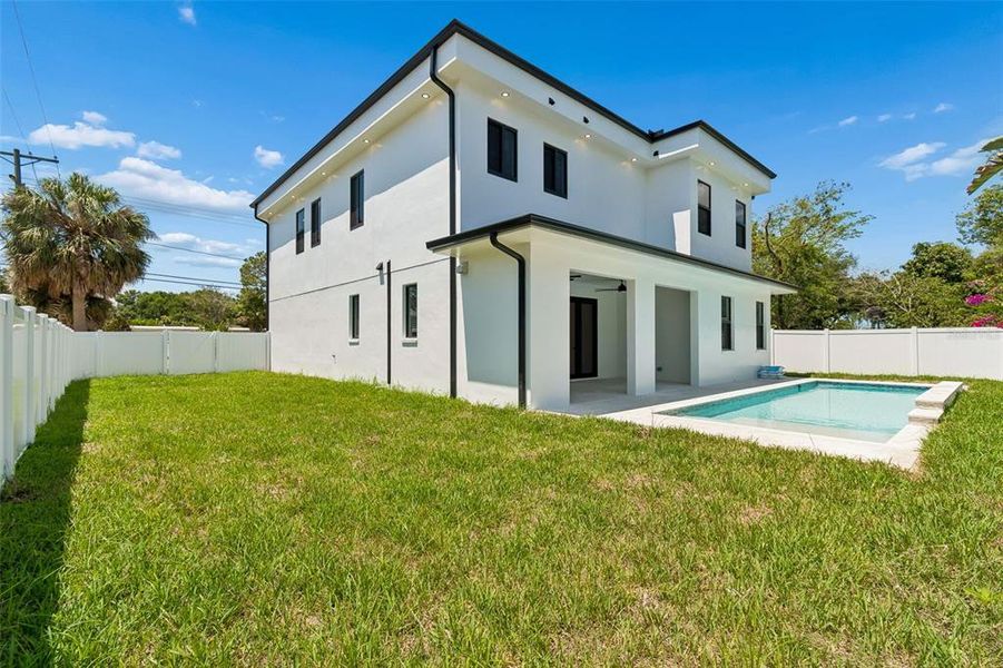 Exterior details and patio area of a home in , Tampa (Image 38).