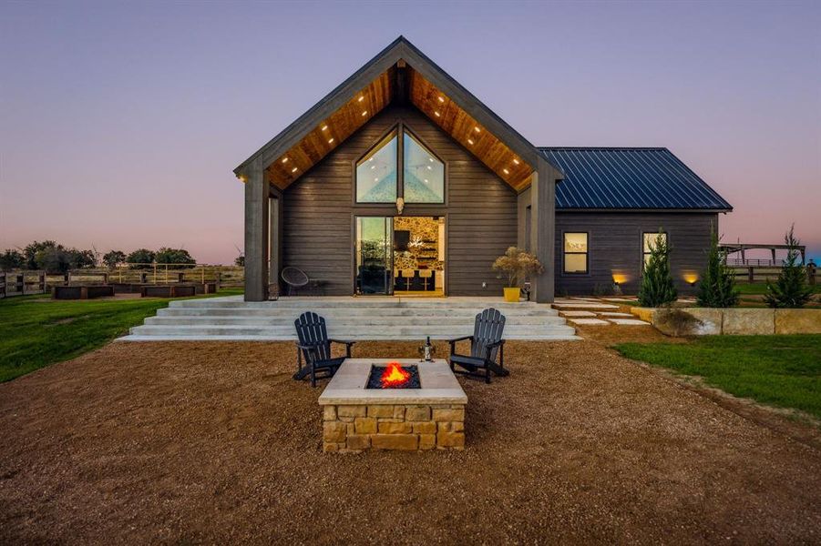 Exterior details and patio area of a home in , Desdemona (Image 23).