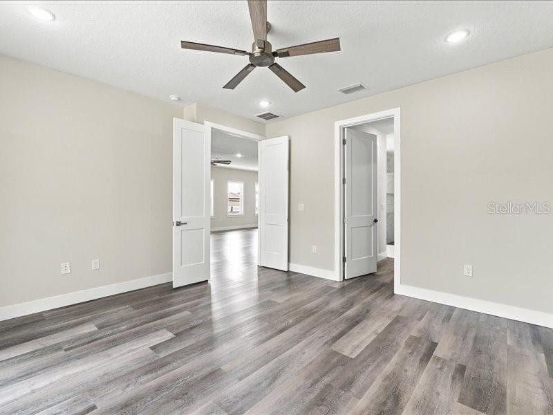 Spacious, unfurnished interior of a new home in , Winter Haven (Image 22).