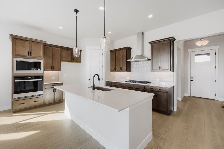 8461 Dines - Kitchen