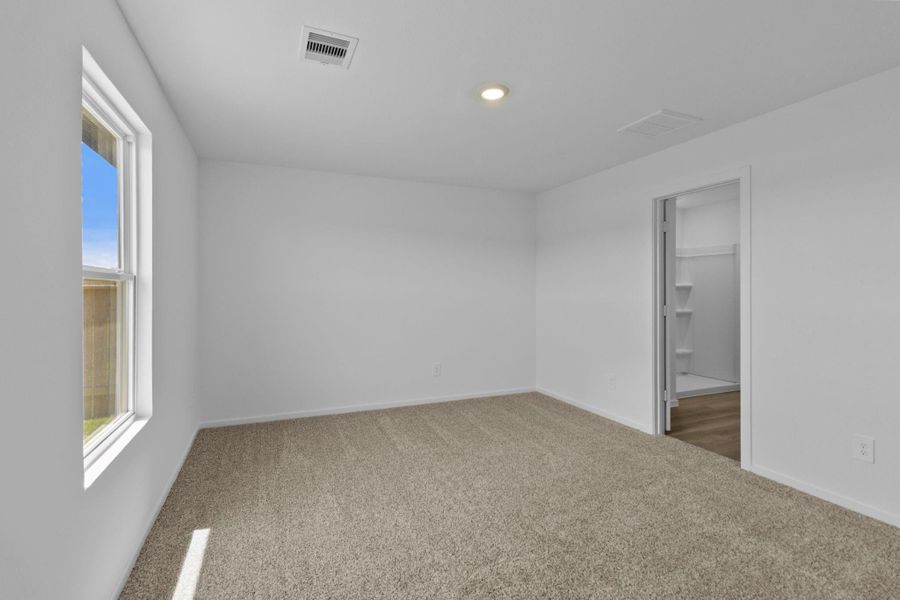 Spacious, unfurnished interior of a new home in Sunset Valley, Hockley (Image 13).