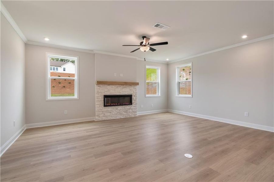 Spacious, unfurnished interior of a new home in Tiberon Woods, Cumming (Image 37).