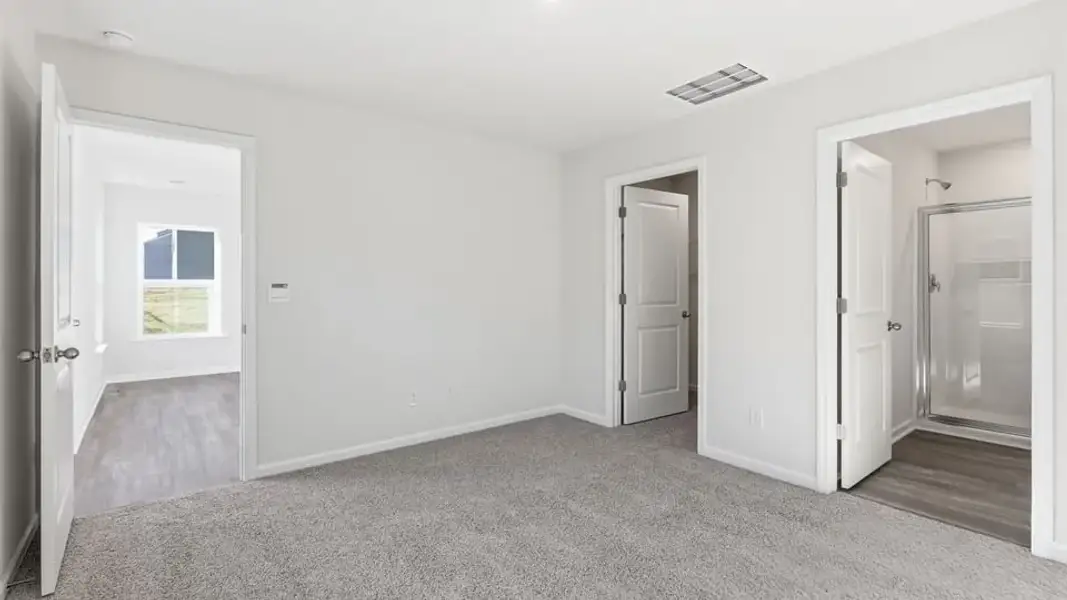 Spacious, unfurnished interior of a new home in Cedar Gap, Fountain Inn (Image 31).