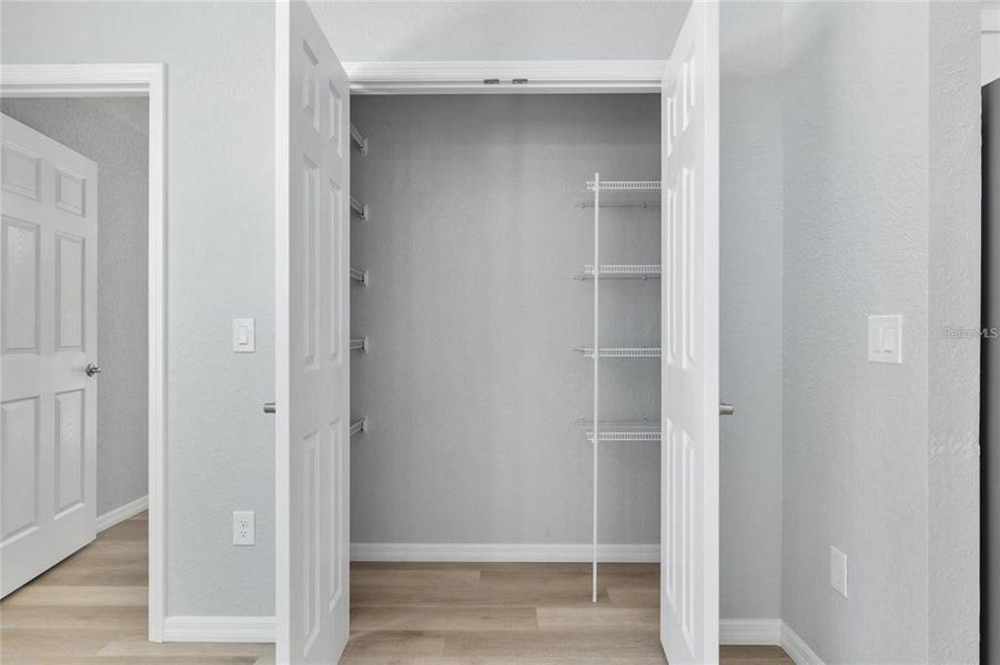 Spacious, unfurnished interior of a new home in , Dunnellon (Image 16).