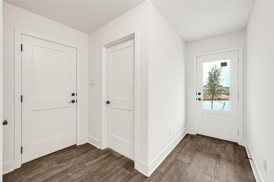 Spacious, unfurnished interior of a new home in Stonebrooke, Conroe (Image 13). Spacious, unfurnished interior of a new home in Stonebrooke, Conroe (Image 13).