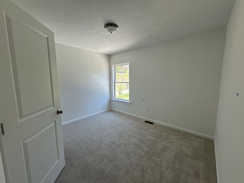 Spacious, unfurnished interior of a new home in Forrest Bluff, North Augusta (Image 12).