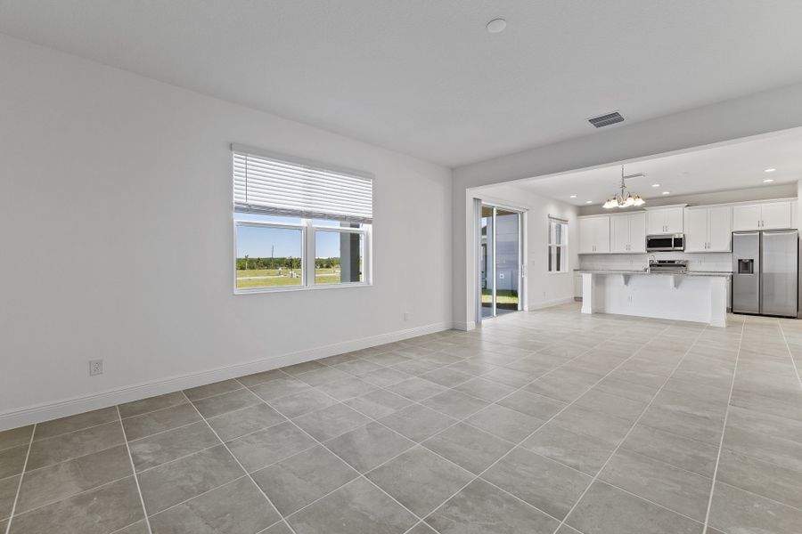 Representative unfurnished interior of a home built from the Newcastle by Risewell Homes in Trinity Lakes, Groveland (Image 7).