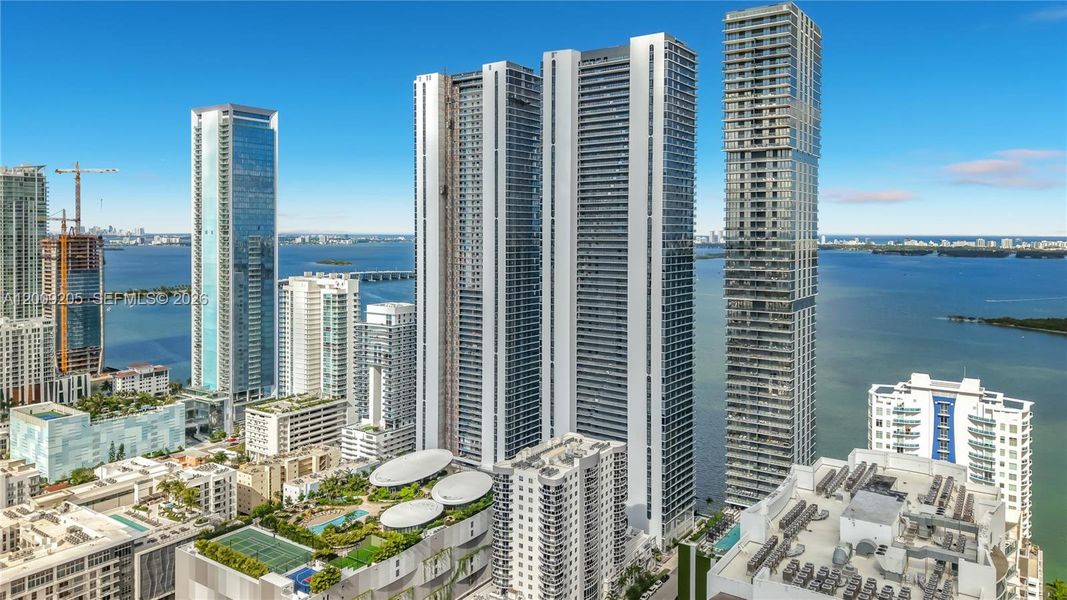 Condo located in Miami, FL showcasing its design and architecture (Image 36).