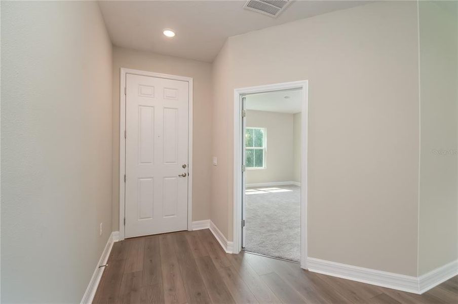 Spacious, unfurnished interior of a new home in , Citrus Springs (Image 19).