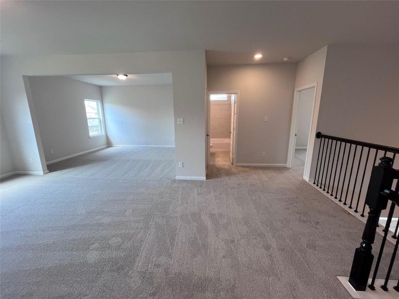 Spacious, unfurnished interior of a new home in Kendall Lakes, Alvin (Image 16). Spacious, unfurnished interior of a new home in Kendall Lakes, Alvin (Image 16).