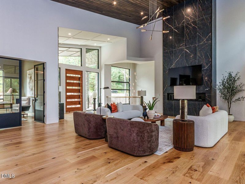 017-1280x960-living-room