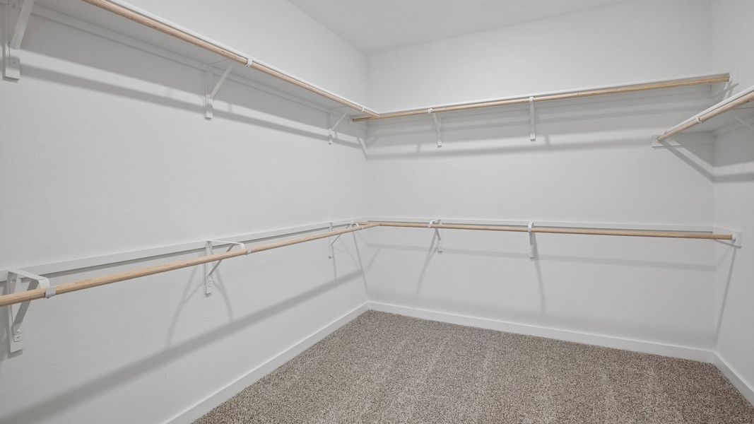 Spacious, unfurnished interior of a new home in Rosenbusch Ranch, Leander (Image 38).