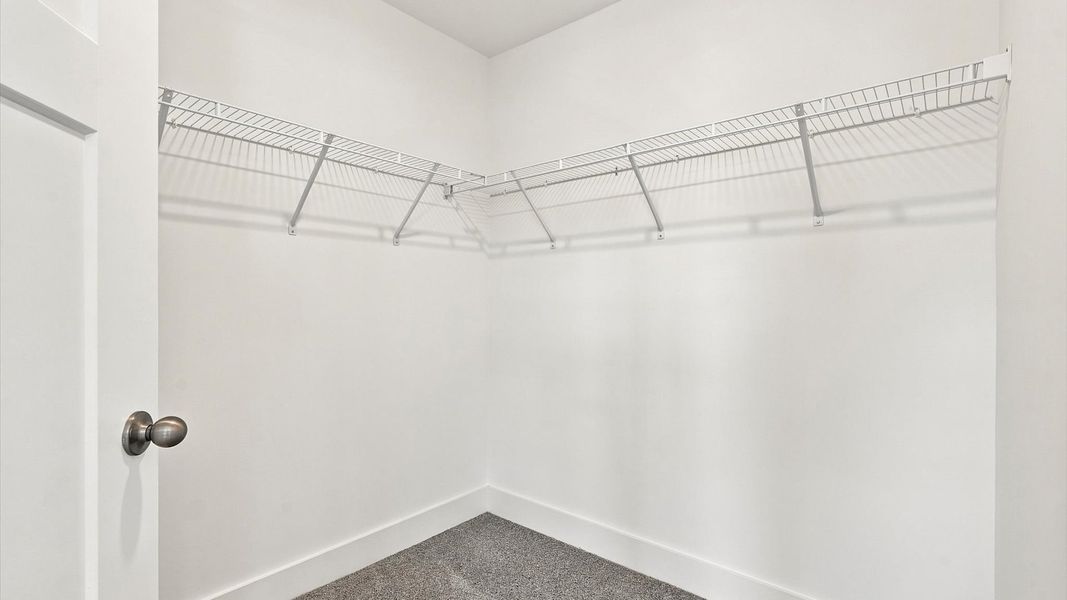 Walk-in Closet Walk-in Closet