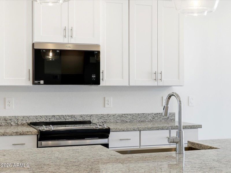 17-e3c39d8a-afc2-44e9-9d7e-9e28ddf285cf 17-e3c39d8a-afc2-44e9-9d7e-9e28ddf285cf