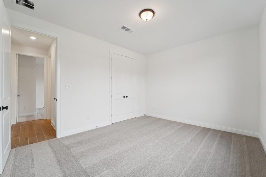 Spacious, unfurnished interior of a new home in Evergreen 55', Conroe (Image 21).
