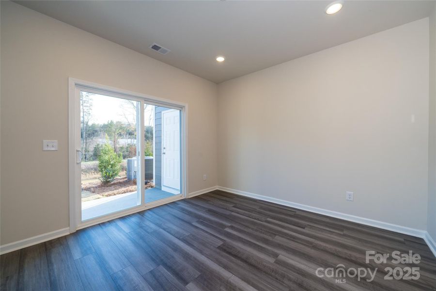 Spacious, unfurnished interior of a new home in Galloway Ridge, Charlotte (Image 16).