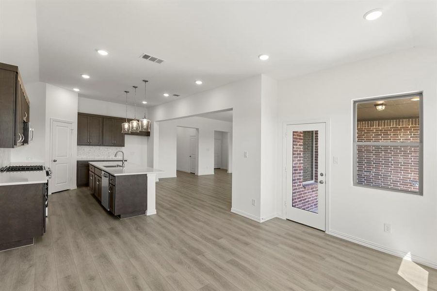 17. 1322 Parkdale - Dining (3) 17. 1322 Parkdale - Dining (3)