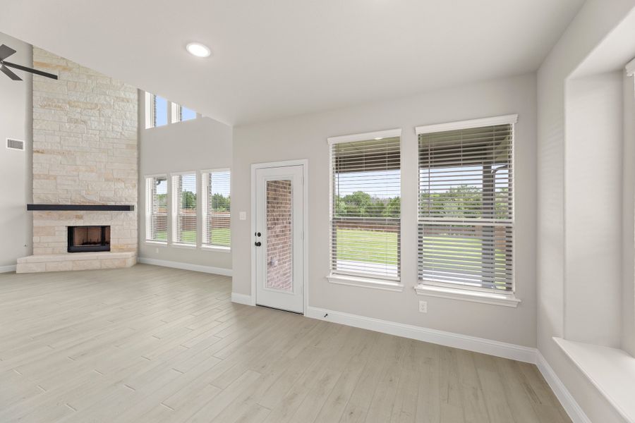 Spacious, unfurnished interior of a new home in Lovers Landing, Forney (Image 14).