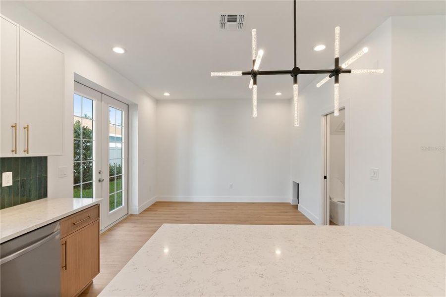 Spacious, unfurnished interior of a new home in , Tampa (Image 22).