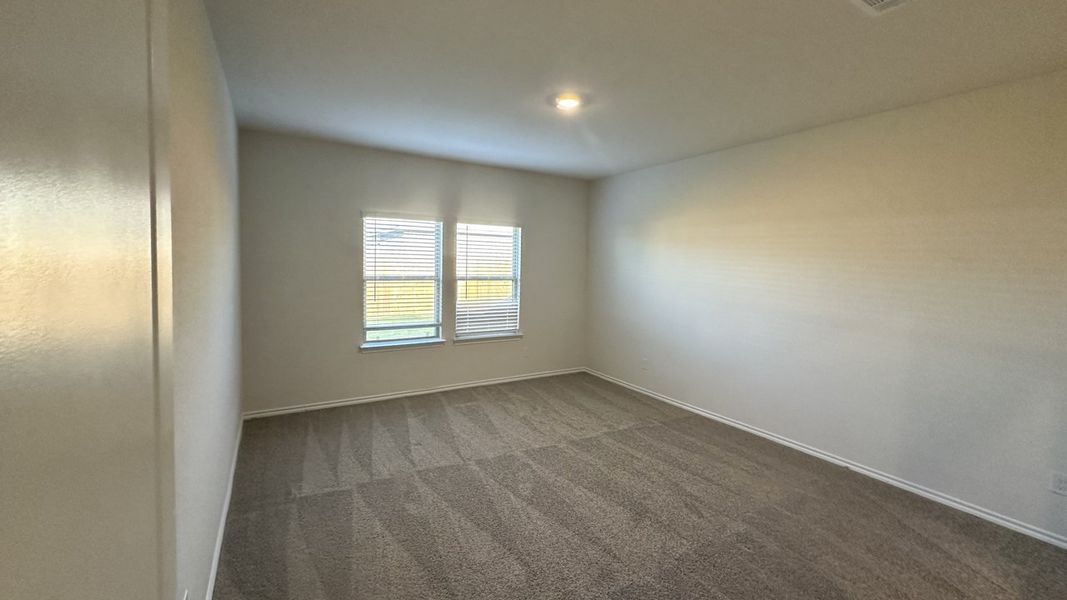 Representative unfurnished interior of a home built from the HANNA by D.R. Horton in Northspur, Forney (Image 16).