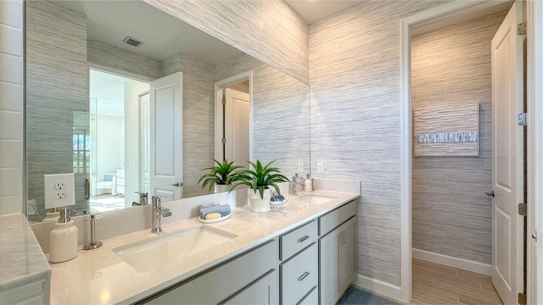 1960 Victoria Owners Bath 2of2 F1 Base3