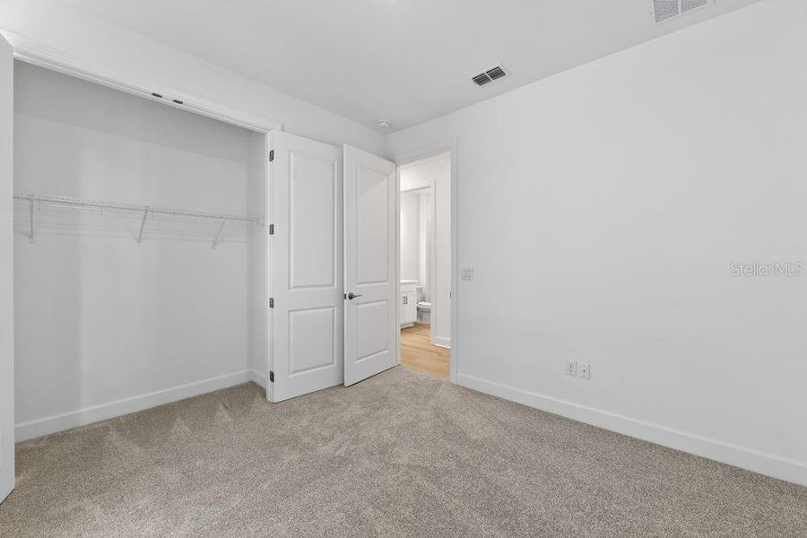 Spacious, unfurnished interior of a new home in Coasterra Community Group Page, Palmetto (Image 18).