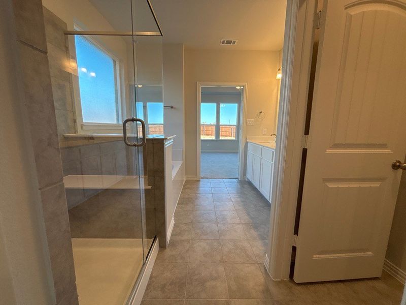 Furnished interior view inside a new home in Waterford Park, Weatherford (Image 10).