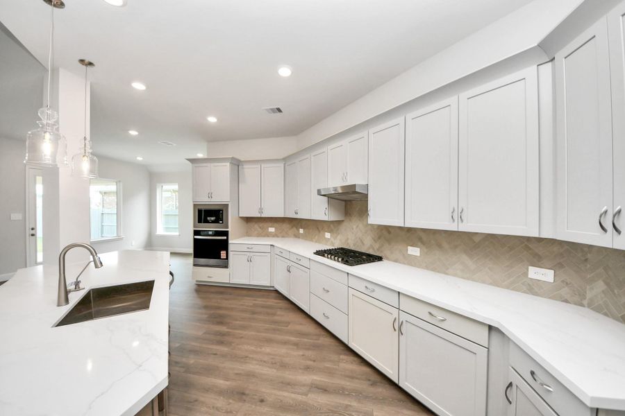 Furnished interior view inside a new home in ARTAVIA: Hilltop Collection, Conroe (Image 8). Furnished interior view inside a new home in ARTAVIA: Hilltop Collection, Conroe (Image 8).