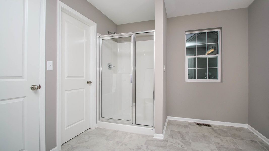 Representative unfurnished interior of a home built from the The Winslow by Norfolk Homes in Valleys, Jackson (Image 66).