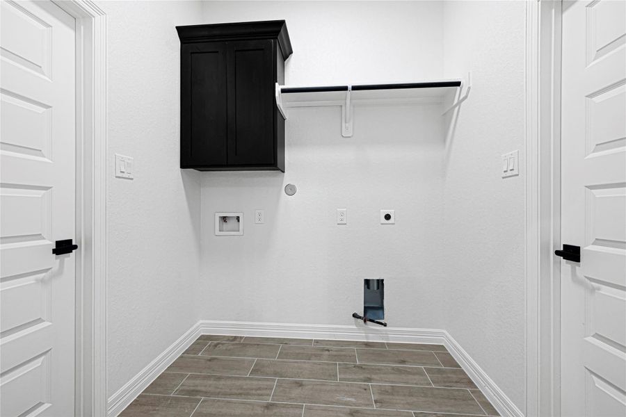 Spacious, unfurnished interior of a new home in , Anahuac (Image 11). Spacious, unfurnished interior of a new home in , Anahuac (Image 11).