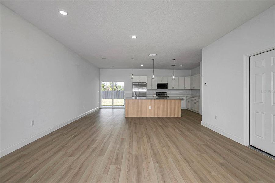 Spacious, unfurnished interior of a new home in , Ocala (Image 17).