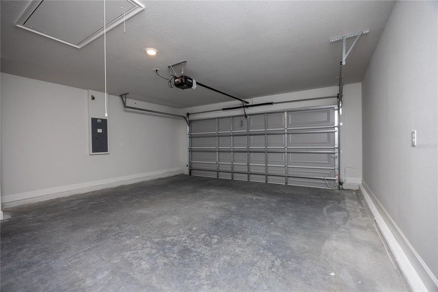 Spacious, unfurnished interior of a new home in Kirkland Farms, Alachua (Image 27).